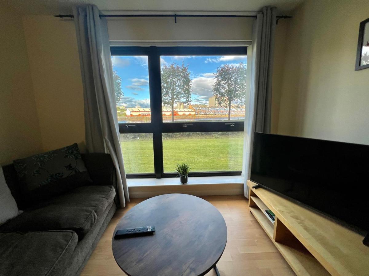 2 Bedroom - River Clyde Home - Parking กลาสโกว์ ภายนอก รูปภาพ